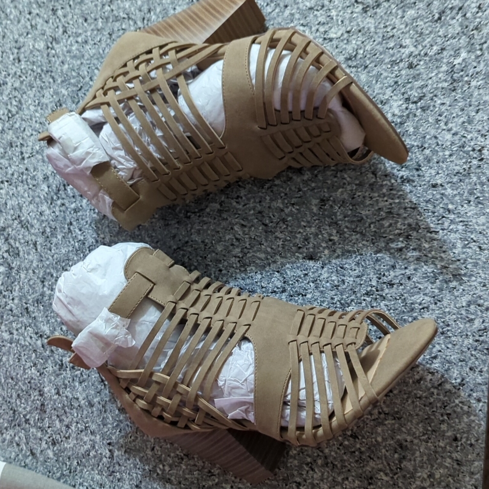 Brand New!!!  Thandie Heeled sandals